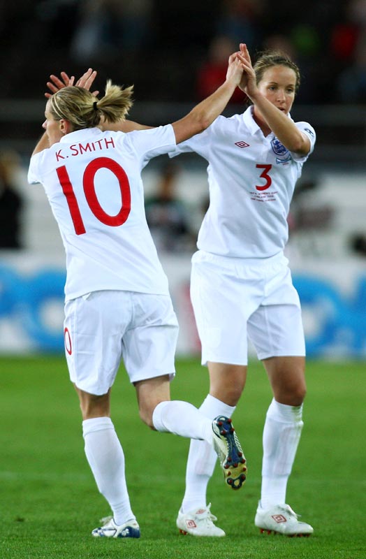 Casey Stoney congratulates Kelly Smith